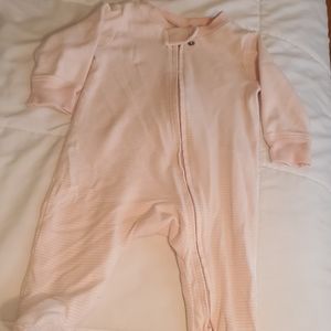 😴 Pink and White Sleeper